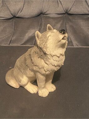 White/Grey Wolf Statue Figure 8"